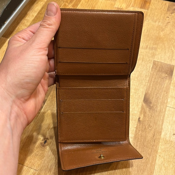 Louis Vuitton Men’s Wallet - Picture 5 of 8